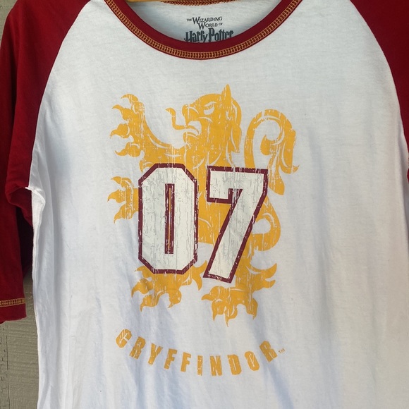 Harry Potter Gryffindor Shirt - Picture 2 of 5